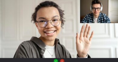 Google Meet ‘adaptive audio’ groups laptop speakers and mics in the same room