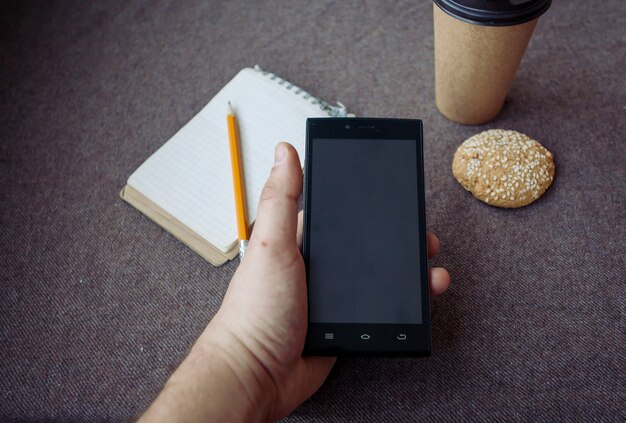 Boox Go6 Review: A pocket-sized Android e-Reader that Delivers