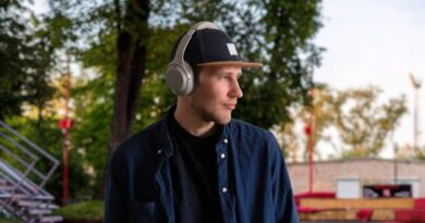 Revolutionizing Personal Technology: Over-the-Ear Headphones with Built-in Cameras as AR Pioneers